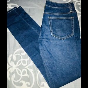 Women’s Size 6 Skinny Jeans